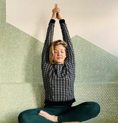 Kundalini und Hatha Yogalehrer Ausbildung Österreich Naomi